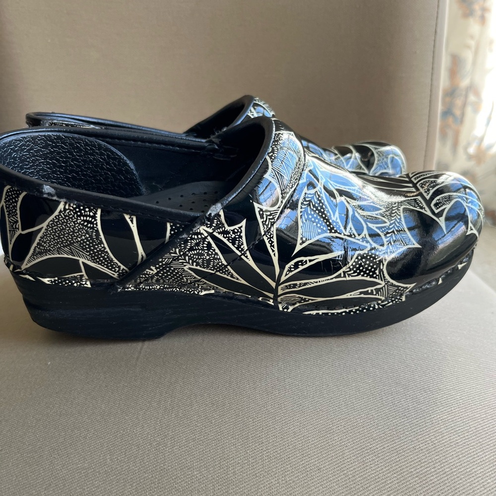 Dansko Clogs - Picture 4 of 9